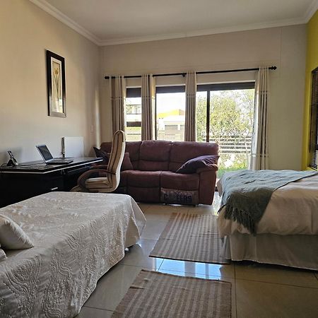 Cora'S Boutique Bed & Breakfast Свакопмунд Экстерьер фото