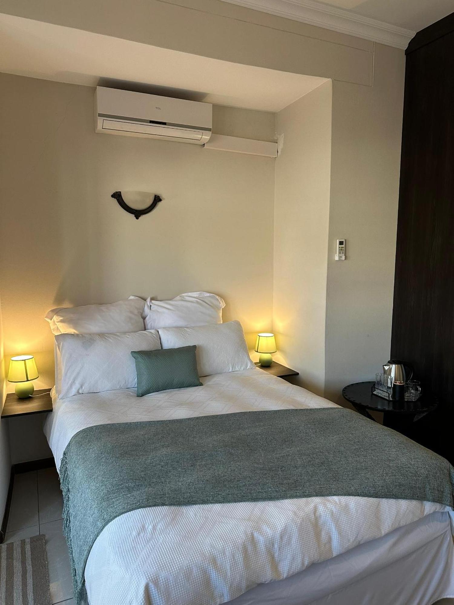 Cora'S Boutique Bed & Breakfast Свакопмунд Номер фото