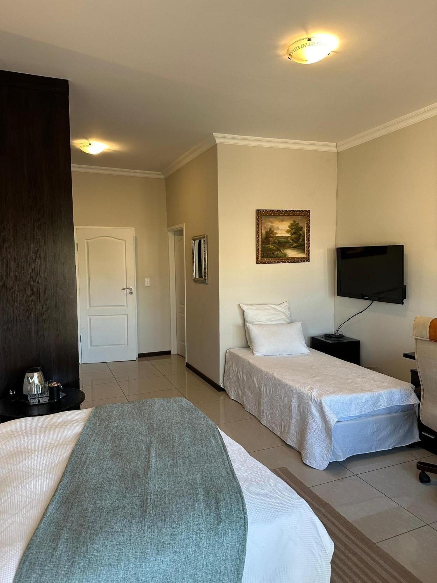 Cora'S Boutique Bed & Breakfast Свакопмунд Экстерьер фото