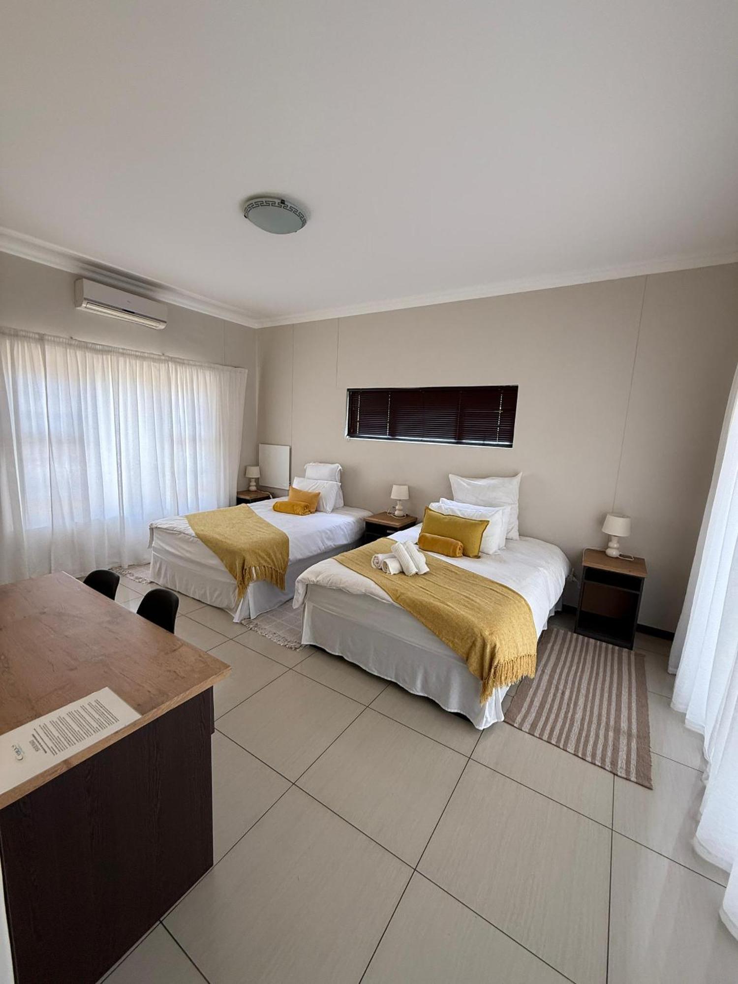 Cora'S Boutique Bed & Breakfast Свакопмунд Экстерьер фото