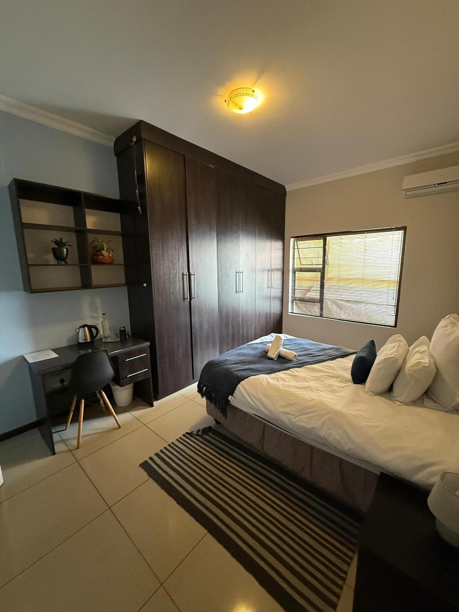 Cora'S Boutique Bed & Breakfast Свакопмунд Экстерьер фото